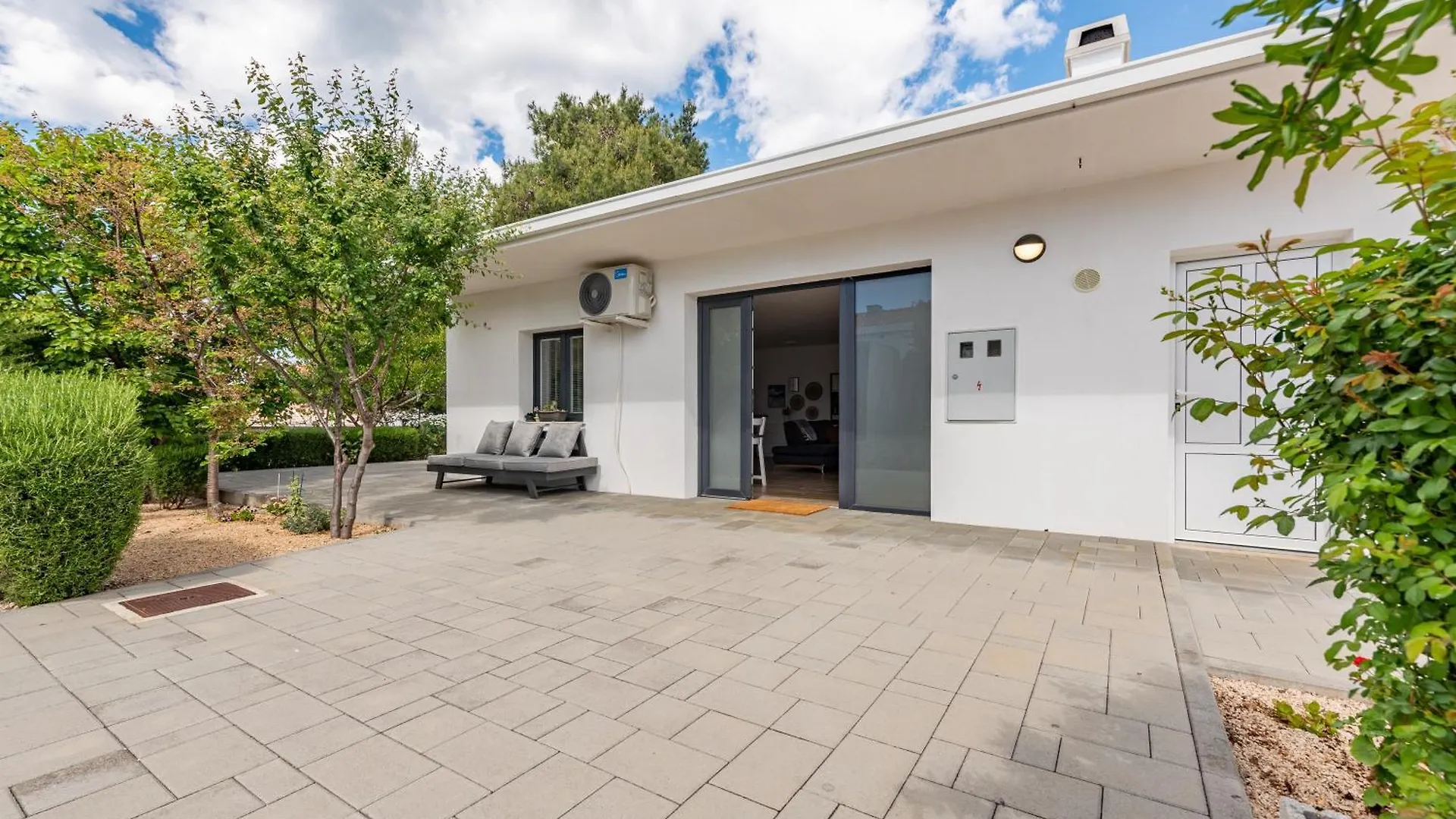 Bungalow-Vir-Zitna